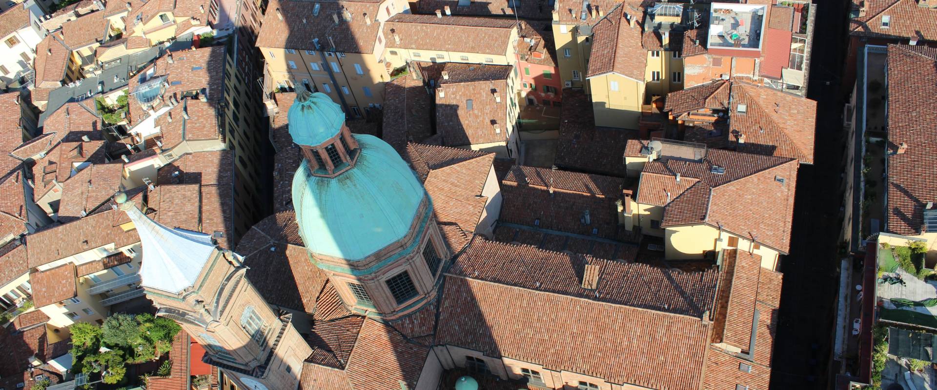 Chiesa Di Santa Maria Della Vita - visuale dall'alto della Torre degli Asinelli photo by G1G4BREAK